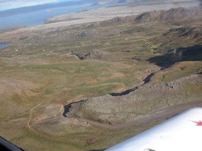 Kominn framhjá Folaldadölum og horft til Þingvallavatns