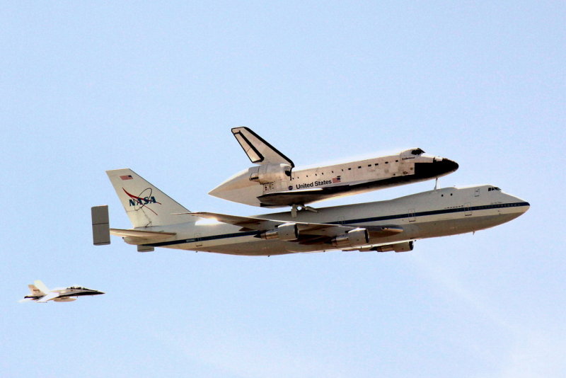 747 and Endeavor Shuttle Fly-by in Long Beach, CA 09/21/2012 - Photo 2