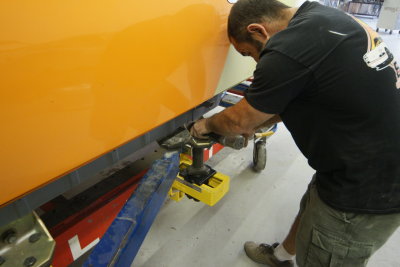 Attaching the 914 Chassis to the Celette Test Bench - Photo 9