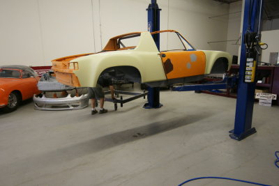 Attaching the 914 Chassis to the Celette Test Bench - Photo 5