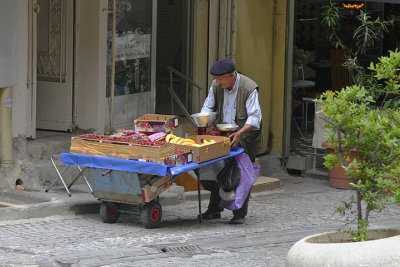 OLd man with vegetable cart in Istanbul.jpg