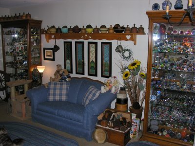And now for the REALLY good stuff - the marbles! First, the living room....
