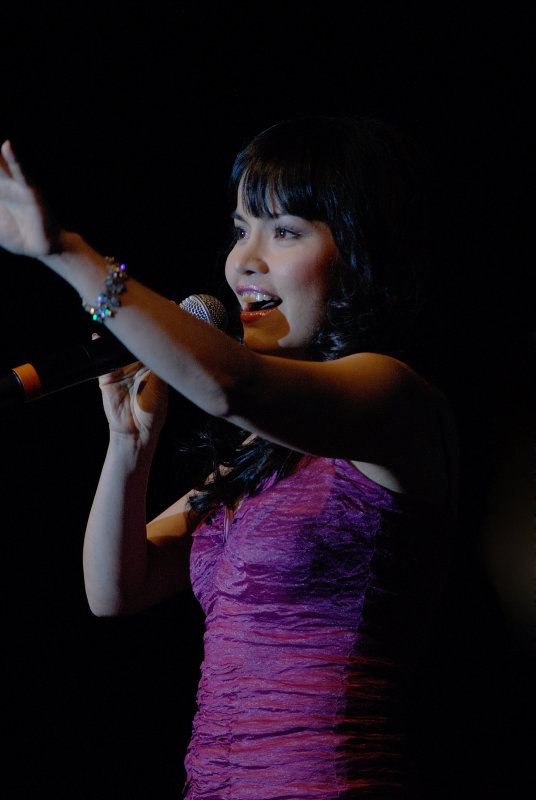 ca si Ngoc Ha