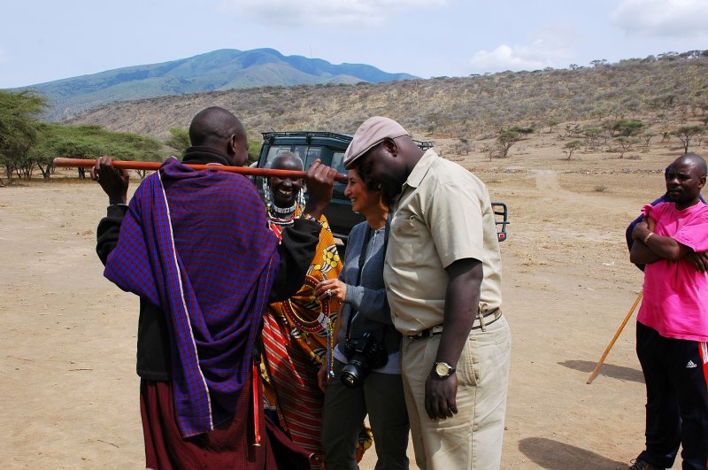 Buy a gift from Maasai woman before leaving