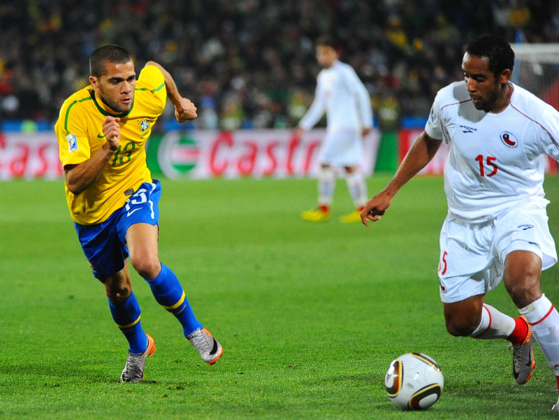 13Dani Alves(Brazil) - 15Beaucejour(Chile)