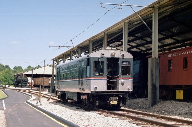 06 streetcar.JPG
