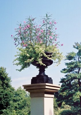 10_urn.JPG