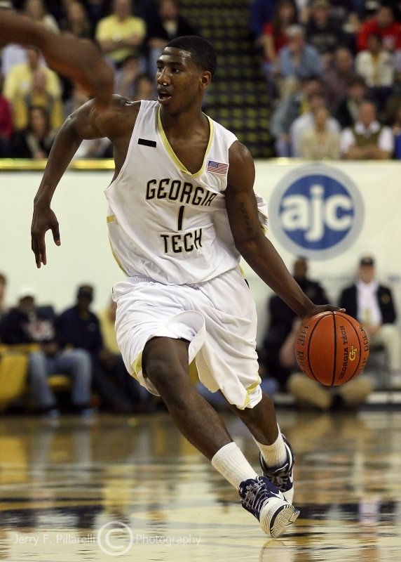 Yellow Jackets G Shumpert brings the ball over the midcourt line