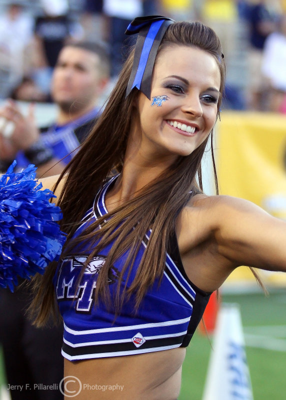 Middle Tennessee State Cheerleader photo - Jerry Pillarelli photos ...