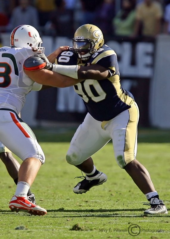 Yellow Jackets DT Barnes takes on a Hurricanes offensive lineman