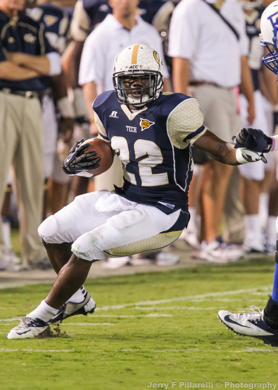 Tech RB Broderick Snoddy cuts in the open field