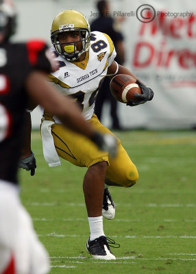 Georgia Tech WR Tyler Melton looks for daylight after a catch