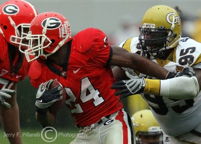 Yellow Jackets DT Darryl Richard catches Bulldogs TB Knowshon Moreno from behind