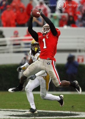 Yellow Jackets S Burnett in coverage as Bulldogs SE Mohamed Massaquoi makes a catch over the middle