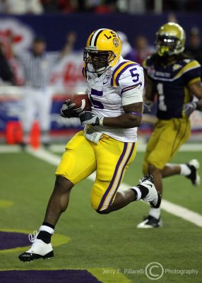 LSU RB Williams glides into the end zone for a score late in the second quarter