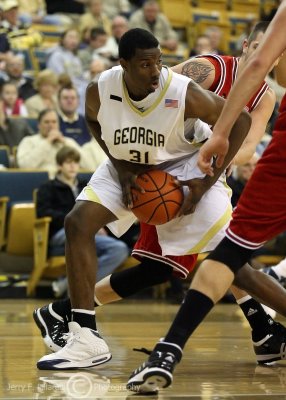 Jackets F Lawal makes a baseline move