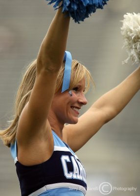 North Carolina Tar Heels Cheerleader