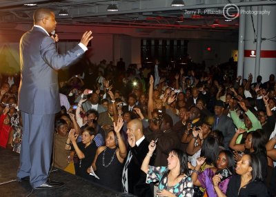 Rap Artist Doug E Fresh entertains the crowd at the Steve Harvey Event