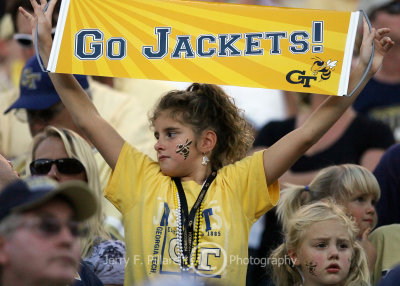 Yellow Jackets future student cheers on the team