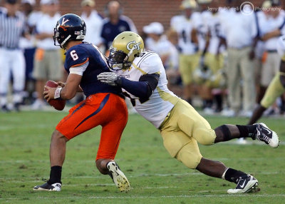 Georgia Tech LB Brad Jefferson sacks Virginia QB Verica