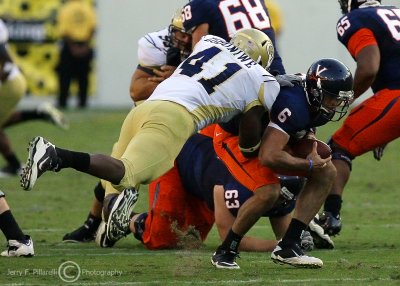 Georgia Tech OLB Anthony Egbuniwe brings down Virginia QB Verica