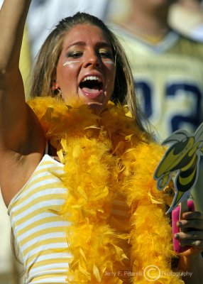 Jackets fan cheers for her team