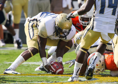 Georgia Tech LB Jabari Hunt-Days picks up a Miami fumble