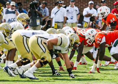 Jackets offence squares up against the Hurricanes defense