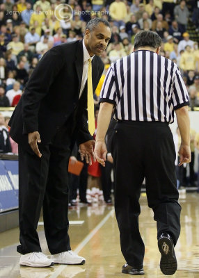 Yellow Jackets Head Coach Hewitt has a discussion with the referee
