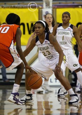 Yellow Jackets G Deja Foster squares up against Tigers G Kirstyn Wright