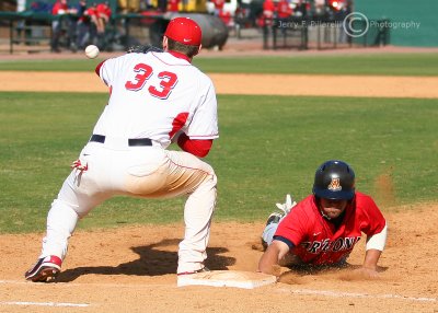 Arizona 2B Sedbrook dives back into first as UGA 1B Poythress collects the throw