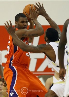 Tech G Clinch defends Clemson C Booker