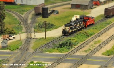 Naper18 large N scale Modutrack layout.jpg
