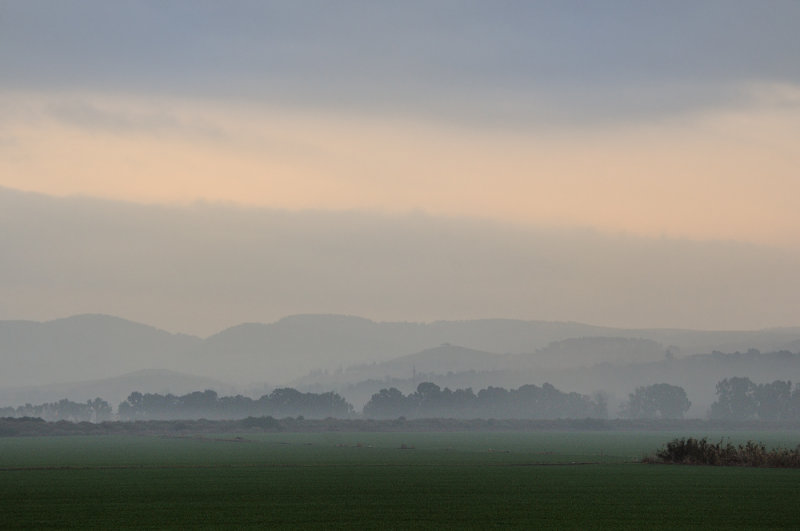 <h5>Layers of Mist  - שכבות ערפל</h5>