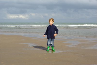 Louis op het strand van Wissant