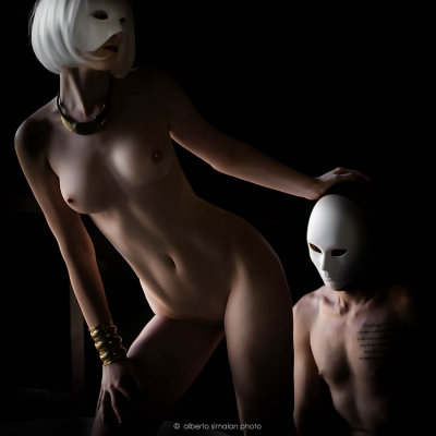 The masked lovers (18+)