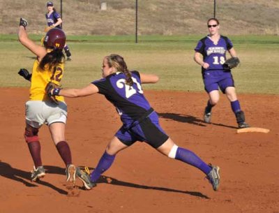 KellyE tags for one out ...