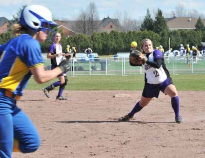 KellyE Gets the Out