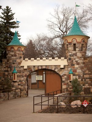Storyland Valley Zoo entrance