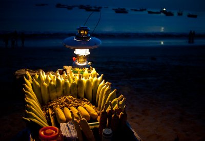 Barbecue Corn on the Cob by the beach