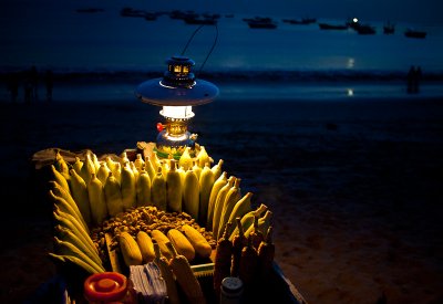 Barbecue Corn on the Cob by the beach