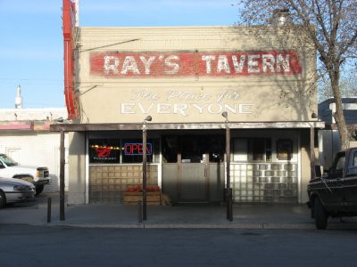Dinner at Ray's Tavern in Green River, UT.  The burgers were exceptional. Worth the stop.   032709_0031.JPG