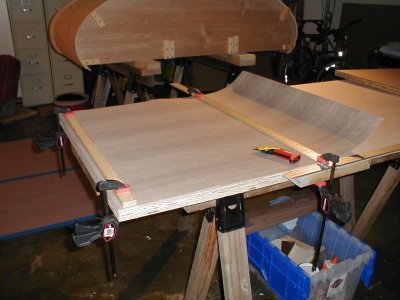 Cutting of the walnut veneer which will be glued to the bendable plywood.  141204_07.jpg