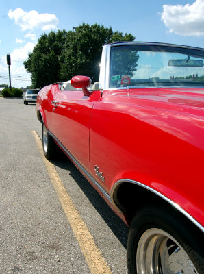 What a beautiful car.