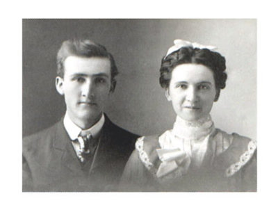 Above we see a wedding picture of, Loren Smith Stanton, and his bride, Carrie Frances Brown [FREEMAN] Stanton. This photograph comes to us courtesy of one of their great granddaughters, Elizabeth [WRIGHT] Christensen.