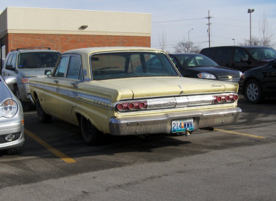 I found this car sitting in the parking lot of the local grocery. I thought it was a 1963 until I went home looking for the model on the net. Okay, so I was off by a year.