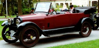 I did not take this photograph either. I simply think these cars are cool.