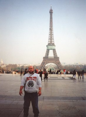 Continuing the tradition of, The Ugly American, I climbed the Eiffel tower & promptly spit off the top. Ich Hasse alles der Frankreisch Luete. Alles es ist unter-mensch. DEUTSCHLAND UBER ALLES!
