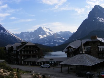 Many Glacier Lodge