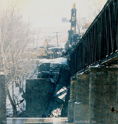 A locomotive has ended up in the New River.jpg
